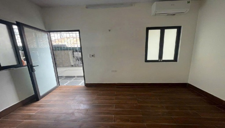 Cho thuê nhà ở nhóm 6 người nguyên căn Tam Khương - Đống Đa DT  25m2 - 3 tầng - 2 ngủ - Giá 12 Triệu (CTL)